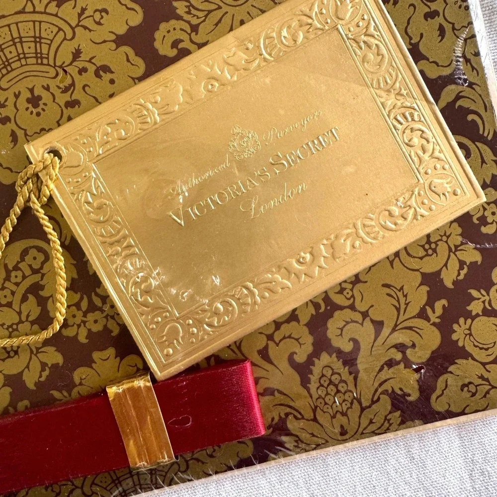 Vintage Victoria's Secret London Gift Wrap Set Sealed Damask Gold Tassel‎ NOS